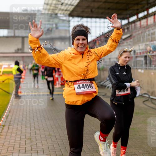 07.12.2025 - St. Pauli X-Mass-Run No. 15 Michael Strokosch http://msf.ph/oto/9362863 07.12.2025 11:19:37 Laufen 15, 4466, 3608, 3606 meine-sportfotos.de