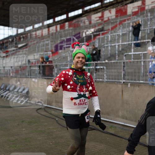 07.12.2025 - St. Pauli X-Mass-Run No. 15 Michael Strokosch http://msf.ph/oto/9362868 07.12.2025 11:19:54 Laufen 45, 43 meine-sportfotos.de