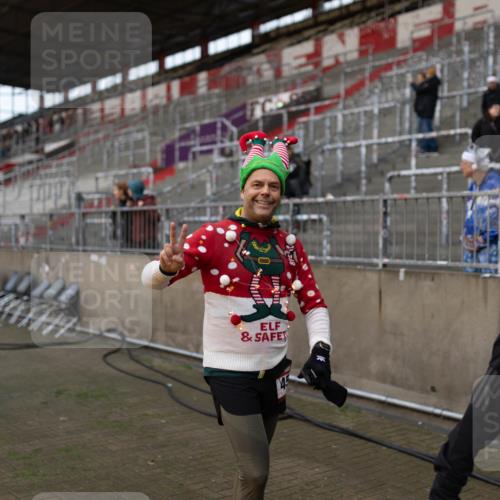 07.12.2025 - St. Pauli X-Mass-Run No. 15 Michael Strokosch http://msf.ph/oto/9362871 07.12.2025 11:19:54 Laufen 43 meine-sportfotos.de