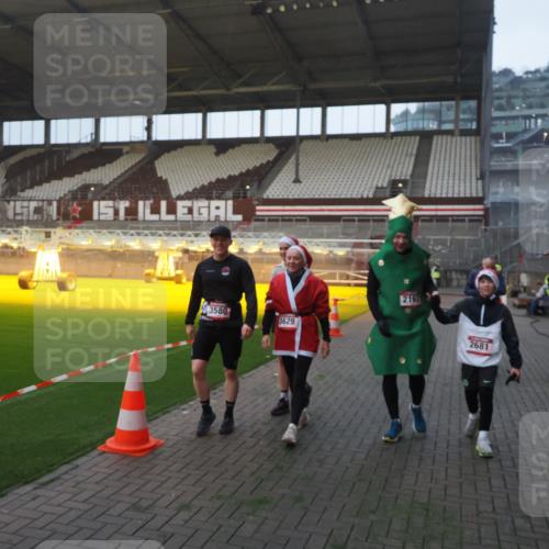 07.12.2025 - St. Pauli X-Mass-Run No. 15 Fabian Wolf http://msf.ph/oto/9362873 07.12.2025 10:01:49 Ziel 959, 1724, 1859, 2167, 2681, 3580, 3582, 3629 meine-sportfotos.de