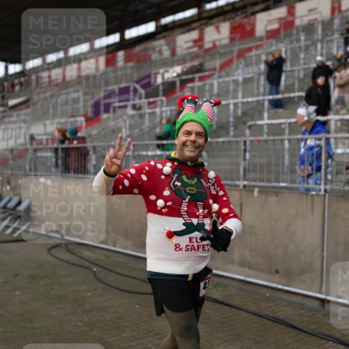 07.12.2025 - St. Pauli X-Mass-Run No. 15 Michael Strokosch http://msf.ph/oto/9362875 07.12.2025 11:19:54 Laufen  meine-sportfotos.de