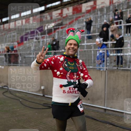 07.12.2025 - St. Pauli X-Mass-Run No. 15 Michael Strokosch http://msf.ph/oto/9362881 07.12.2025 11:19:54 Laufen 45 meine-sportfotos.de
