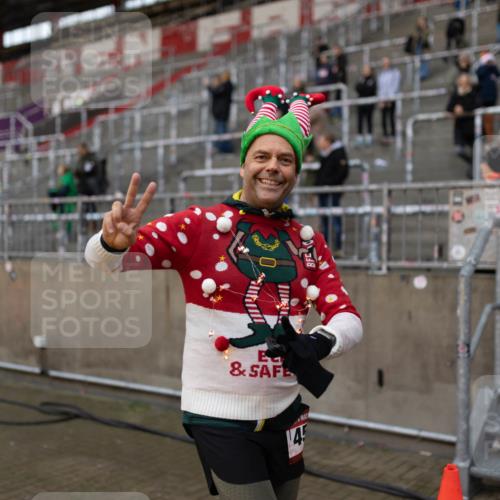 07.12.2025 - St. Pauli X-Mass-Run No. 15 Michael Strokosch http://msf.ph/oto/9362890 07.12.2025 11:19:55 Laufen 14, 0, 2 meine-sportfotos.de