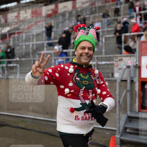07.12.2025 - St. Pauli X-Mass-Run No. 15 Michael Strokosch http://msf.ph/oto/9362894 07.12.2025 11:19:55 Laufen 2 meine-sportfotos.de