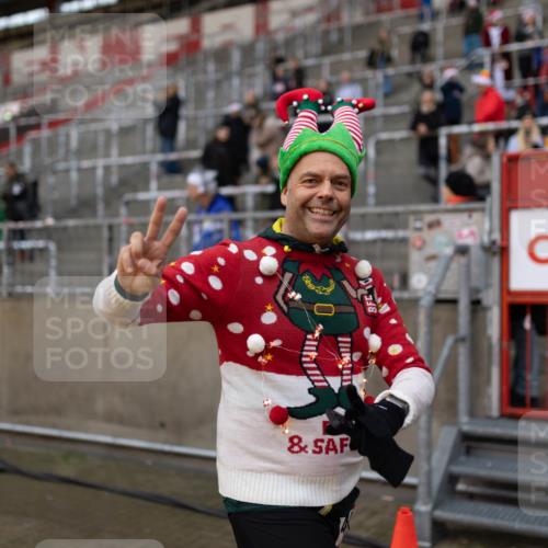 07.12.2025 - St. Pauli X-Mass-Run No. 15 Michael Strokosch http://msf.ph/oto/9362896 07.12.2025 11:19:55 Laufen 0, 2 meine-sportfotos.de