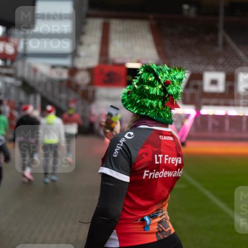 07.12.2025 - St. Pauli X-Mass-Run No. 15 Michael Strokosch http://msf.ph/oto/9362907 07.12.2025 11:20:04 Laufen 7 meine-sportfotos.de