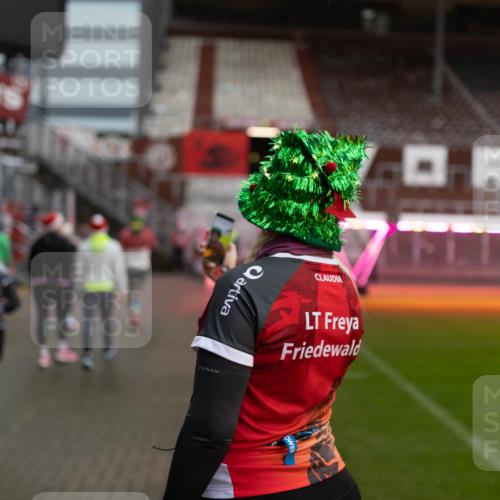 07.12.2025 - St. Pauli X-Mass-Run No. 15 Michael Strokosch http://msf.ph/oto/9362910 07.12.2025 11:20:04 Laufen 7 meine-sportfotos.de
