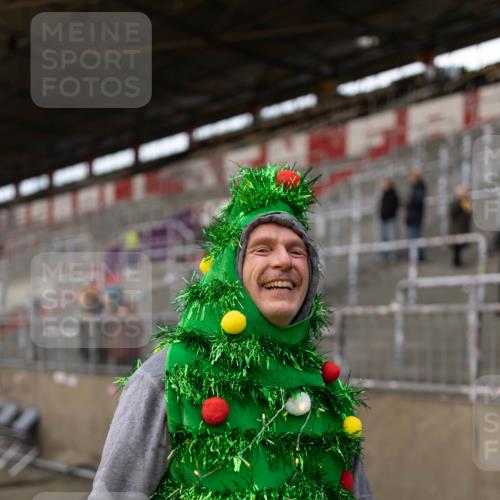 07.12.2025 - St. Pauli X-Mass-Run No. 15 Michael Strokosch http://msf.ph/oto/9363019 07.12.2025 11:21:01 Laufen 3832 meine-sportfotos.de