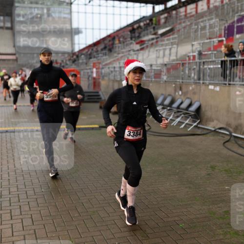 07.12.2025 - St. Pauli X-Mass-Run No. 15 Michael Strokosch http://msf.ph/oto/9363030 07.12.2025 11:21:41 Laufen 35, 3384 meine-sportfotos.de