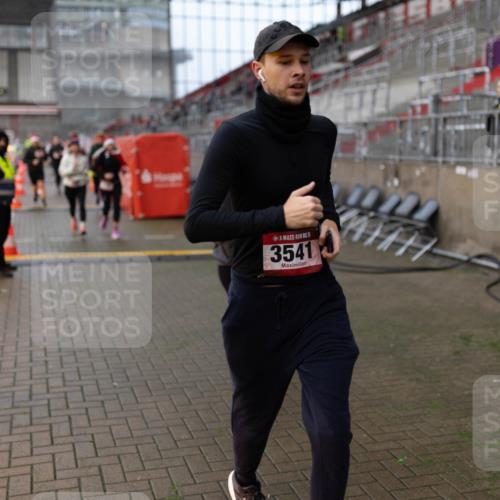 07.12.2025 - St. Pauli X-Mass-Run No. 15 Michael Strokosch http://msf.ph/oto/9363039 07.12.2025 11:21:42 Laufen 5, 3541 meine-sportfotos.de
