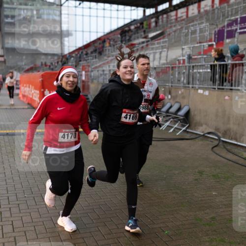 07.12.2025 - St. Pauli X-Mass-Run No. 15 Michael Strokosch http://msf.ph/oto/9363067 07.12.2025 11:21:48 Laufen 4170, 98, 6988, 4169 meine-sportfotos.de