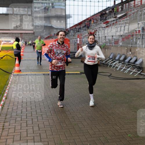 07.12.2025 - St. Pauli X-Mass-Run No. 15 Michael Strokosch http://msf.ph/oto/9363074 07.12.2025 11:21:53 Laufen 171, 4158, 22 meine-sportfotos.de