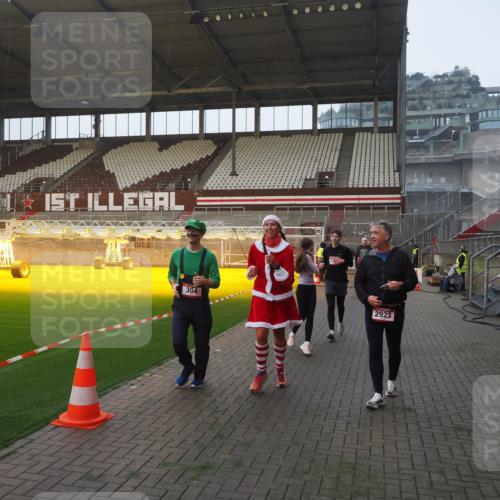 07.12.2025 - St. Pauli X-Mass-Run No. 15 Fabian Wolf http://msf.ph/oto/9363076 07.12.2025 10:02:25 Ziel 63, 304, 1105, 1828, 1829, 1934, 2604, 2923, 3944 meine-sportfotos.de