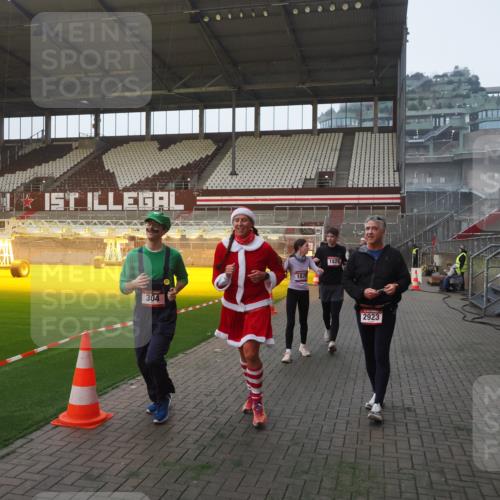 07.12.2025 - St. Pauli X-Mass-Run No. 15 Fabian Wolf http://msf.ph/oto/9363084 07.12.2025 10:02:25 Ziel 63, 304, 1105, 1828, 1829, 1934, 2604, 2923, 3944 meine-sportfotos.de