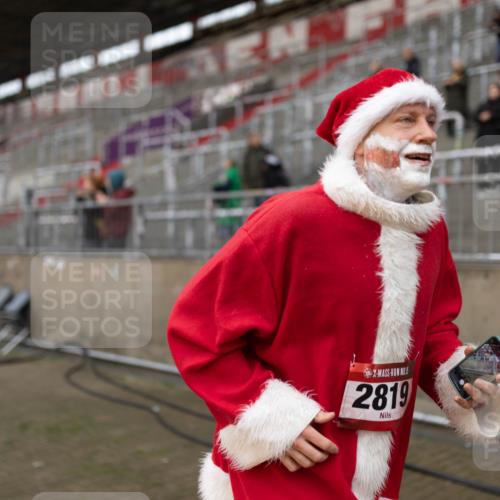 07.12.2025 - St. Pauli X-Mass-Run No. 15 Michael Strokosch http://msf.ph/oto/9363094 07.12.2025 11:22:29 Laufen 5, 2819 meine-sportfotos.de