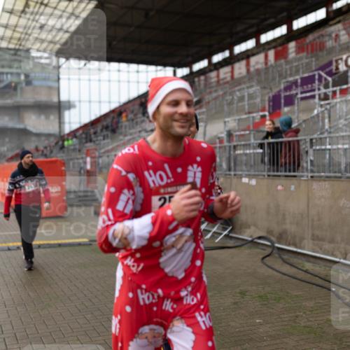 07.12.2025 - St. Pauli X-Mass-Run No. 15 Michael Strokosch http://msf.ph/oto/9363117 07.12.2025 11:23:34 Laufen 2638, 25 meine-sportfotos.de