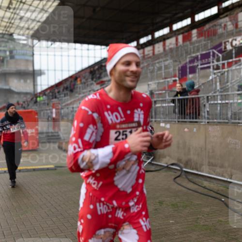 07.12.2025 - St. Pauli X-Mass-Run No. 15 Michael Strokosch http://msf.ph/oto/9363118 07.12.2025 11:23:34 Laufen 25 meine-sportfotos.de