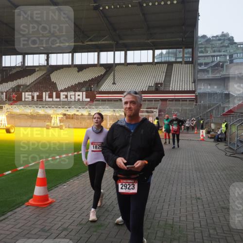 07.12.2025 - St. Pauli X-Mass-Run No. 15 Fabian Wolf http://msf.ph/oto/9363124 07.12.2025 10:02:28 Ziel 63, 304, 1105, 1828, 1829, 2604, 2923, 3944 meine-sportfotos.de