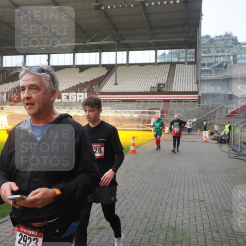 07.12.2025 - St. Pauli X-Mass-Run No. 15 Fabian Wolf http://msf.ph/oto/9363144 07.12.2025 10:02:29 Ziel 63, 304, 1105, 1828, 1829, 2604, 2923, 3944 meine-sportfotos.de