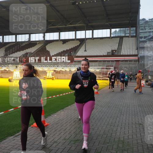 07.12.2025 - St. Pauli X-Mass-Run No. 15 Fabian Wolf http://msf.ph/oto/9363408 07.12.2025 10:02:56 Ziel 442, 443, 885, 918, 936, 943, 1314, 2505, 2780, 2781, 3284, 3417, 3518, 3892 meine-sportfotos.de