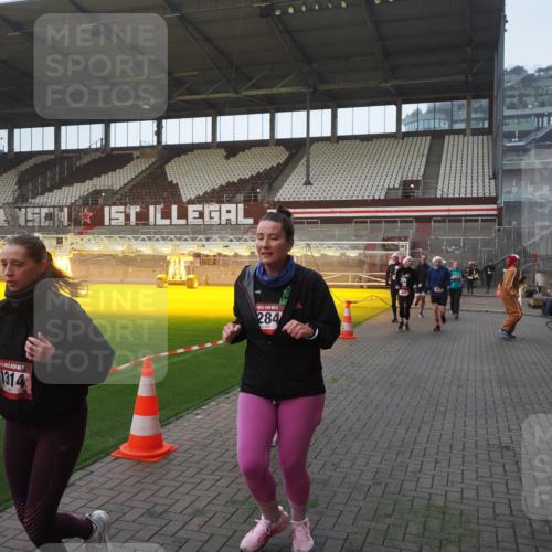 07.12.2025 - St. Pauli X-Mass-Run No. 15 Fabian Wolf http://msf.ph/oto/9363412 07.12.2025 10:02:56 Ziel 442, 443, 885, 918, 936, 943, 1314, 2505, 2780, 2781, 3284, 3417, 3518, 3892 meine-sportfotos.de