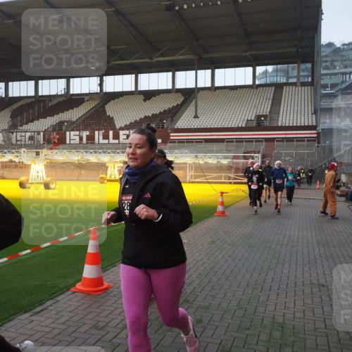 07.12.2025 - St. Pauli X-Mass-Run No. 15 Fabian Wolf http://msf.ph/oto/9363415 07.12.2025 10:02:56 Ziel 442, 443, 885, 918, 936, 943, 1314, 2505, 2780, 2781, 3284, 3417, 3518, 3892 meine-sportfotos.de