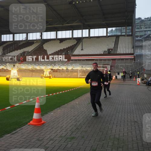 07.12.2025 - St. Pauli X-Mass-Run No. 15 Fabian Wolf http://msf.ph/oto/9363521 07.12.2025 10:03:03 Ziel 177, 442, 443, 885, 918, 936, 943, 956, 1118, 1314, 2505, 3284, 3417 meine-sportfotos.de