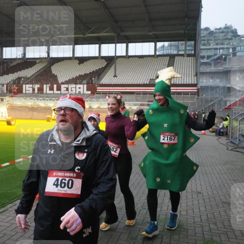 07.12.2025 - St. Pauli X-Mass-Run No. 15 Fabian Wolf http://msf.ph/oto/9363728 07.12.2025 10:03:24 Ziel 460, 963, 965, 1484, 1486, 1594, 2682, 2973, 2975, 4193, 4239 meine-sportfotos.de