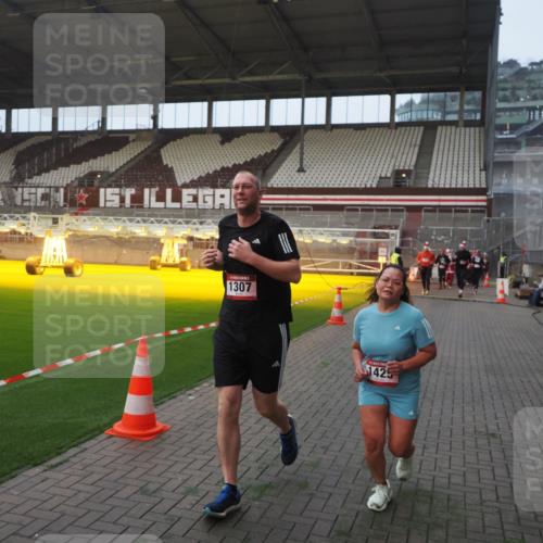 07.12.2025 - St. Pauli X-Mass-Run No. 15 Fabian Wolf http://msf.ph/oto/9364013 07.12.2025 10:03:49 Ziel 185, 213, 214, 399, 940, 1023, 1263, 1264, 1307, 1394, 1425, 1506, 2002, 2366, 2380, 3334, 3337, 3519, 3734, 4151, 4660, 4667, 4679, 4680 meine-sportfotos.de