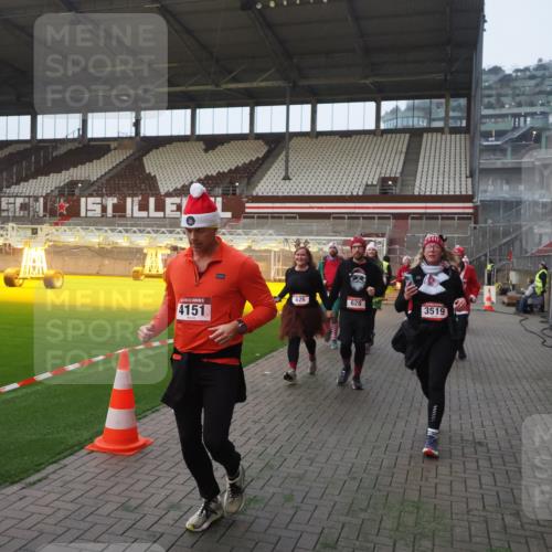 07.12.2025 - St. Pauli X-Mass-Run No. 15 Fabian Wolf http://msf.ph/oto/9364020 07.12.2025 10:03:57 Ziel 185, 399, 626, 628, 709, 1027, 1028, 1307, 1394, 1425, 1906, 2110, 2112, 2366, 3198, 3337, 3340, 3359, 3519, 3734, 4151 meine-sportfotos.de