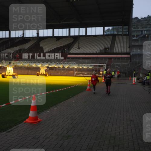 07.12.2025 - St. Pauli X-Mass-Run No. 15 Fabian Wolf http://msf.ph/oto/9364050 07.12.2025 10:04:03 Ziel 626, 628, 709, 1027, 1028, 1906, 2110, 2112, 3198, 3337, 3340, 3359, 3519, 4151 meine-sportfotos.de