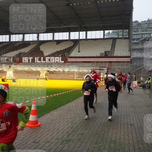 07.12.2025 - St. Pauli X-Mass-Run No. 15 Fabian Wolf http://msf.ph/oto/9364175 07.12.2025 10:05:04 Ziel 202, 210, 292, 699, 1973, 1991, 2168, 2249, 2856, 2866, 3307, 3311 meine-sportfotos.de