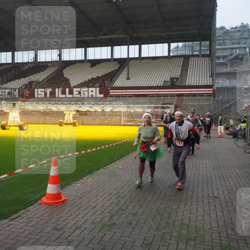 07.12.2025 - St. Pauli X-Mass-Run No. 15 Fabian Wolf http://msf.ph/oto/9364222 07.12.2025 10:05:21 Ziel 114, 543, 668, 950, 1121, 1316, 1374, 1481, 1661, 1761, 3186, 3307, 3386, 4036, 4556, 4558 meine-sportfotos.de