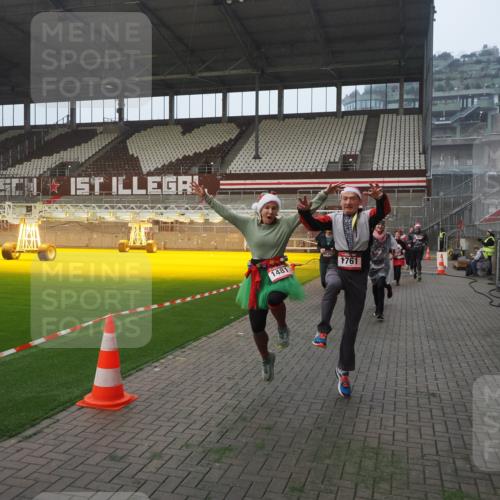 07.12.2025 - St. Pauli X-Mass-Run No. 15 Fabian Wolf http://msf.ph/oto/9364224 07.12.2025 10:05:21 Ziel 114, 543, 668, 950, 1121, 1316, 1374, 1481, 1661, 1761, 3186, 3307, 3386, 4036, 4556, 4558 meine-sportfotos.de