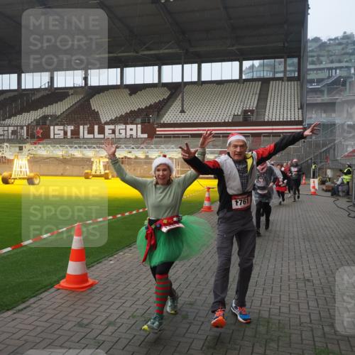 07.12.2025 - St. Pauli X-Mass-Run No. 15 Fabian Wolf http://msf.ph/oto/9364226 07.12.2025 10:05:21 Ziel 114, 543, 668, 950, 1121, 1316, 1374, 1481, 1661, 1761, 3186, 3307, 3386, 4036, 4556, 4558 meine-sportfotos.de