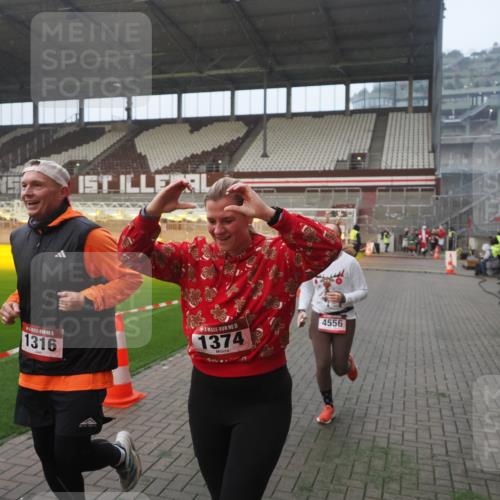 07.12.2025 - St. Pauli X-Mass-Run No. 15 Fabian Wolf http://msf.ph/oto/9364254 07.12.2025 10:05:28 Ziel 114, 543, 668, 950, 1121, 1316, 1374, 1481, 1661, 1761, 3186, 3386, 4036, 4556, 4558 meine-sportfotos.de