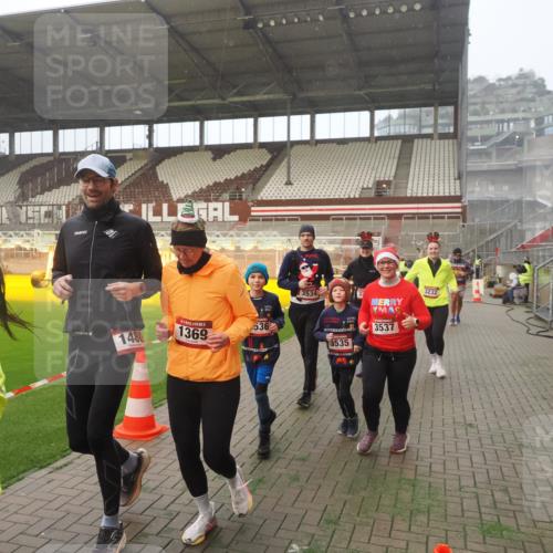 07.12.2025 - St. Pauli X-Mass-Run No. 15 Fabian Wolf http://msf.ph/oto/9364435 07.12.2025 10:06:30 Ziel 34, 187, 562, 1369, 1479, 1480, 1832, 1946, 3213, 3232, 3534, 3535, 3536, 3537, 4459, 4672, 4677 meine-sportfotos.de