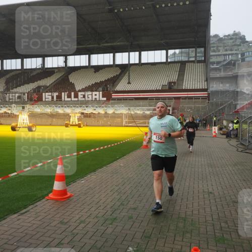 07.12.2025 - St. Pauli X-Mass-Run No. 15 Fabian Wolf http://msf.ph/oto/9364470 07.12.2025 10:06:38 Ziel 34, 150, 562, 1369, 1479, 1480, 1946, 3213, 3232, 3330, 3333, 3534, 3535, 3536, 3537, 3970, 3971, 4459 meine-sportfotos.de