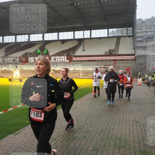 07.12.2025 - St. Pauli X-Mass-Run No. 15 Fabian Wolf http://msf.ph/oto/9364518 07.12.2025 10:06:56 Ziel 217, 366, 867, 972, 975, 1007, 1103, 1505, 1735, 1736, 2129, 3189, 3333, 4354, 4735, 4738 meine-sportfotos.de