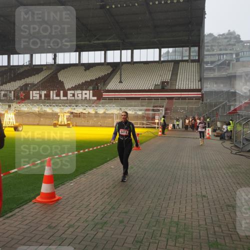 07.12.2025 - St. Pauli X-Mass-Run No. 15 Fabian Wolf http://msf.ph/oto/9364571 07.12.2025 10:07:13 Ziel 421, 792, 1572, 2983, 3414, 3945, 4354 meine-sportfotos.de