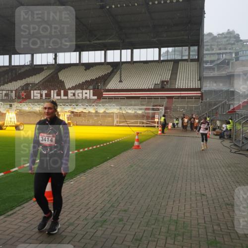 07.12.2025 - St. Pauli X-Mass-Run No. 15 Fabian Wolf http://msf.ph/oto/9364580 07.12.2025 10:07:15 Ziel 421, 792, 1572, 2983, 3414, 3945 meine-sportfotos.de