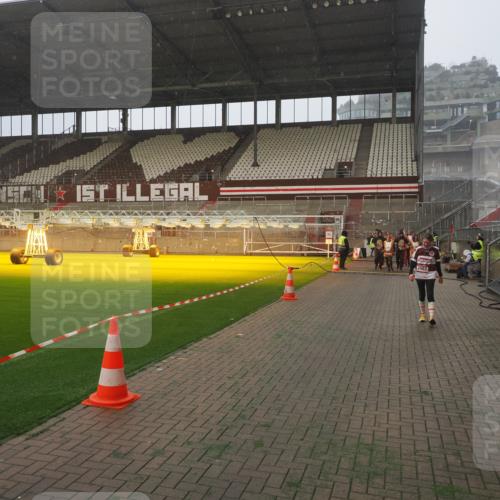 07.12.2025 - St. Pauli X-Mass-Run No. 15 Fabian Wolf http://msf.ph/oto/9364589 07.12.2025 10:07:18 Ziel 256, 265, 272, 517, 657, 685, 1187, 1234, 1572, 2983, 3414, 3945 meine-sportfotos.de