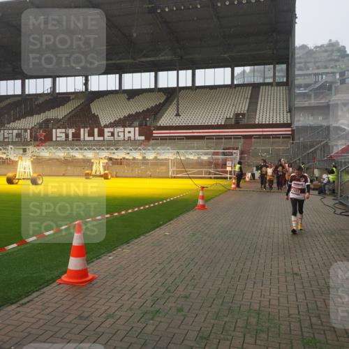 07.12.2025 - St. Pauli X-Mass-Run No. 15 Fabian Wolf http://msf.ph/oto/9364592 07.12.2025 10:07:18 Ziel 256, 265, 272, 517, 657, 685, 1187, 1234, 1572, 2983, 3414, 3945 meine-sportfotos.de