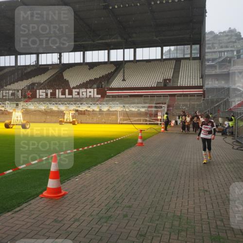 07.12.2025 - St. Pauli X-Mass-Run No. 15 Fabian Wolf http://msf.ph/oto/9364593 07.12.2025 10:07:18 Ziel 256, 265, 272, 517, 657, 685, 1187, 1234, 1572, 2983, 3414, 3945 meine-sportfotos.de