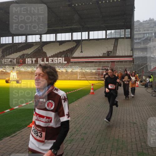 07.12.2025 - St. Pauli X-Mass-Run No. 15 Fabian Wolf http://msf.ph/oto/9364605 07.12.2025 10:07:24 Ziel 256, 265, 272, 517, 657, 685, 716, 767, 1187, 1234, 2983 meine-sportfotos.de