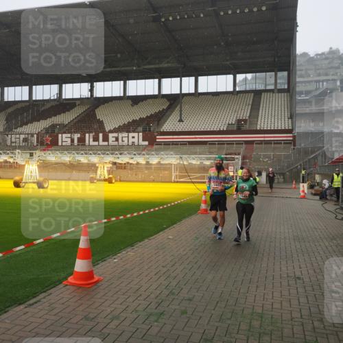 07.12.2025 - St. Pauli X-Mass-Run No. 15 Fabian Wolf http://msf.ph/oto/9364645 07.12.2025 10:07:40 Ziel 1447, 1449, 1543, 1905, 3003 meine-sportfotos.de