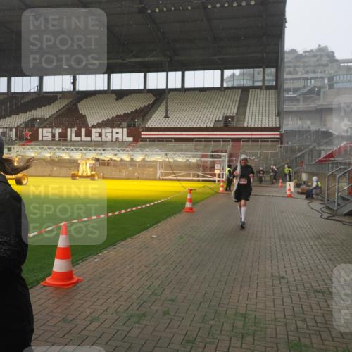 07.12.2025 - St. Pauli X-Mass-Run No. 15 Fabian Wolf http://msf.ph/oto/9364713 07.12.2025 10:08:25 Ziel 2650, 2746 meine-sportfotos.de