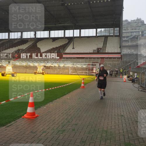 07.12.2025 - St. Pauli X-Mass-Run No. 15 Fabian Wolf http://msf.ph/oto/9364716 07.12.2025 10:08:26 Ziel 2650, 2746 meine-sportfotos.de