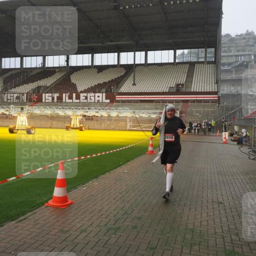 07.12.2025 - St. Pauli X-Mass-Run No. 15 Fabian Wolf http://msf.ph/oto/9364720 07.12.2025 10:08:27 Ziel 2650, 2746 meine-sportfotos.de