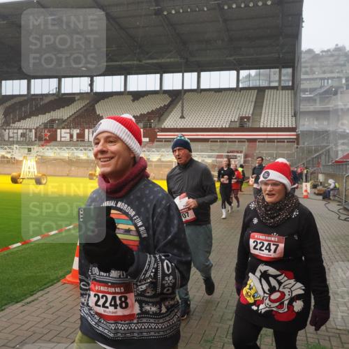 07.12.2025 - St. Pauli X-Mass-Run No. 15 Fabian Wolf http://msf.ph/oto/9364774 07.12.2025 10:08:47 Ziel 390, 707, 789, 947, 1002, 1031, 1176, 2247, 2248, 2521, 3212, 3332, 3335, 3495, 3671, 3759, 3904, 3907, 4205, 4232, 4234, 4451 meine-sportfotos.de